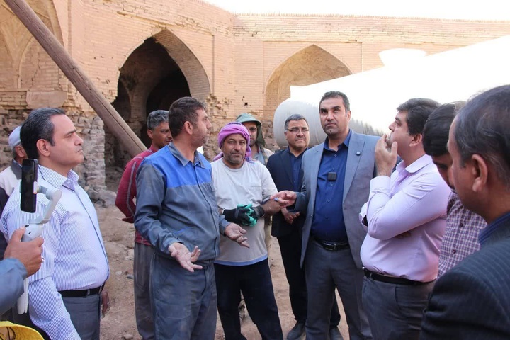 بررسی روند اجرایی پروژه مرمت اضطراری قلعه تاریخی خرگوشی اردکان