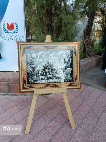 رپایی نمایشگاه صنایع دستی در حاشیه نشست فرمانداران در ساوجبلاغ