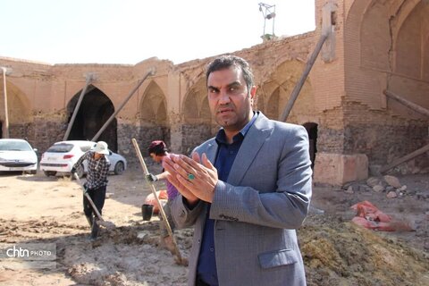 بازدید مسئولان اردکان از مرمت اضطراری قلعه تاریخی خرگوشی