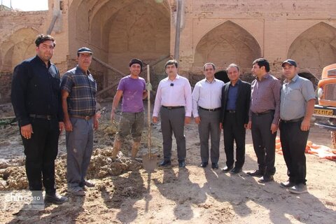 بازدید مسئولان اردکان از مرمت اضطراری قلعه تاریخی خرگوشی