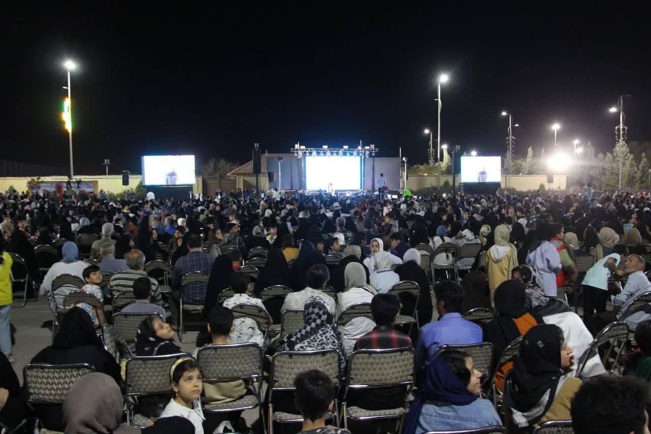 برگزاری سومین جشنواره پسته احمد آباد در شهرستان اردکان