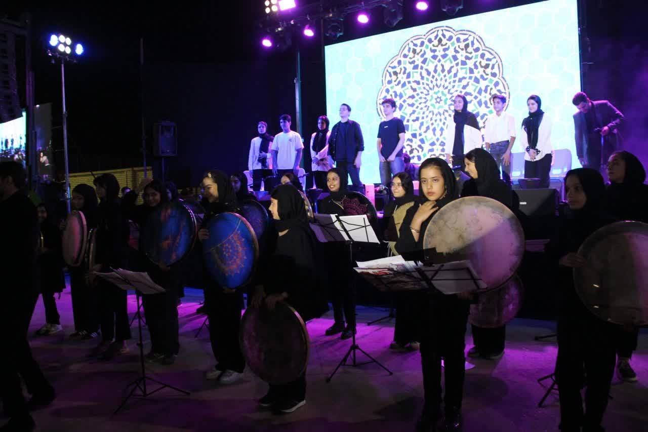 برگزاری سومین جشنواره پسته احمد آباد در شهرستان اردکان