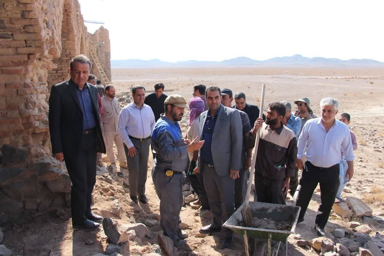 بررسی روند اجرایی پروژه مرمت اضطراری قلعه تاریخی خرگوشی اردکان