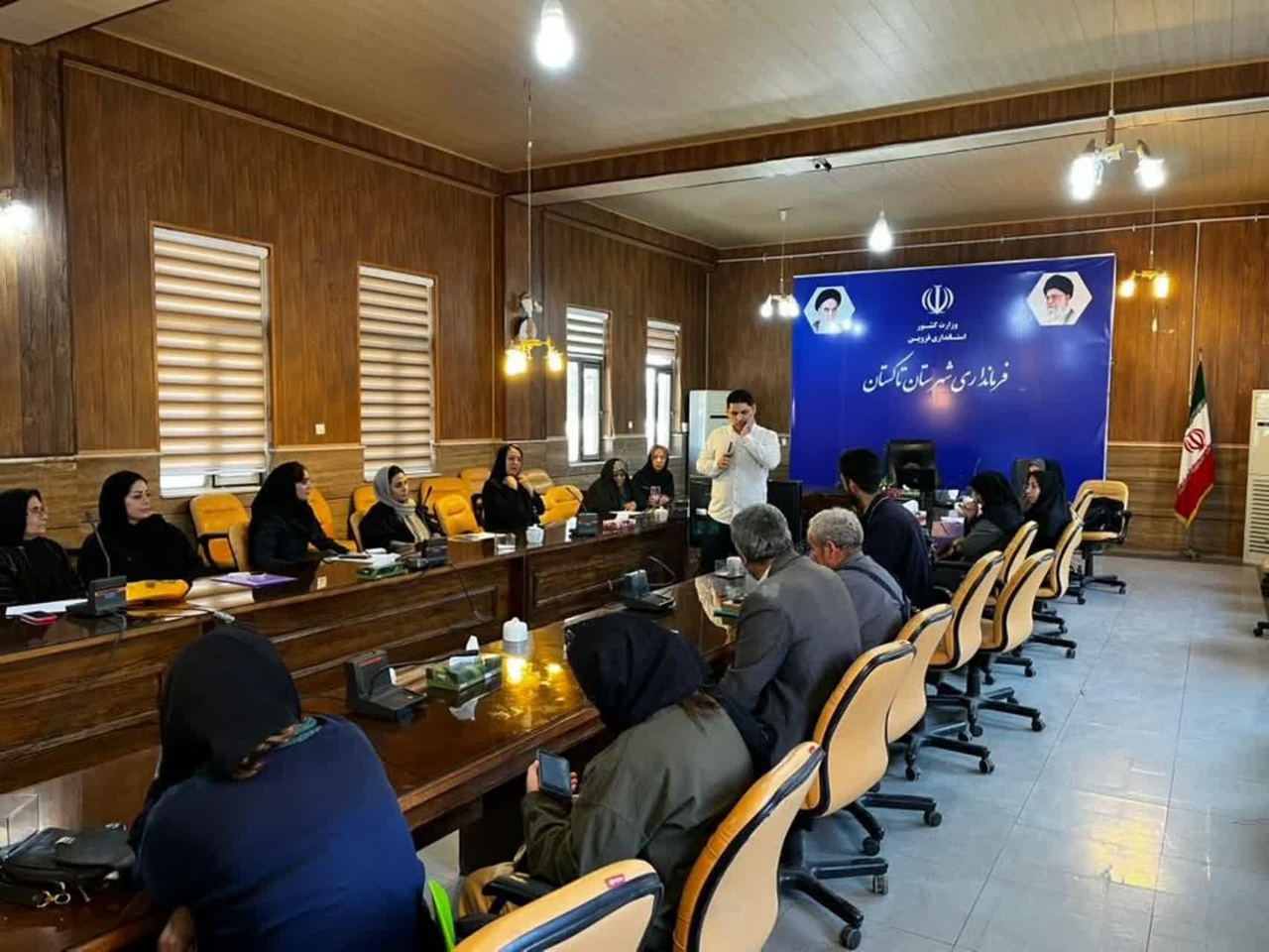 برگزاری کارگاه آموزشی «اهمیت طراحی و بستهبندی محصولات صنایعدستی» ویژه شاغلان صنایعدستی تاکستان