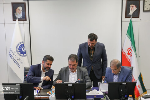 مراسم امضای تفاهم نامه همکاری کانون جهانگردی و اتومبیلرانی و اتاق بازرگانی، صنایع، معادن و کشاورزی ایران