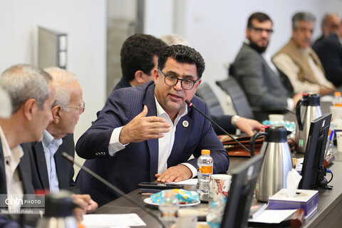 مراسم امضای تفاهم نامه همکاری کانون جهانگردی و اتومبیلرانی و اتاق بازرگانی، صنایع، معادن و کشاورزی ایران