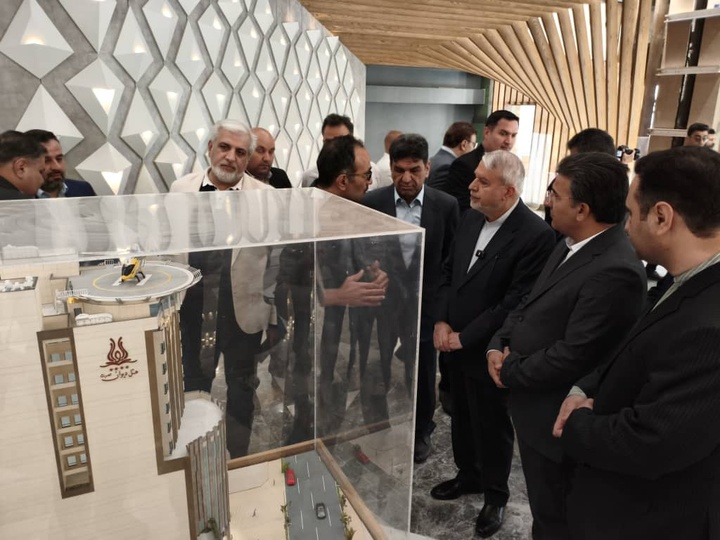 بازدید صالحی‌امیری از پروژه در حال احداث هتل ۴ ستاره دیوان نصرت/ تاکید وزیر میراث‌فرهنگی بر حمایت از سرمایه‌گذاران حوزه گردشگری