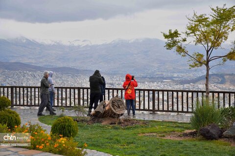 چشم انداز رویایی شهر سنندج در فصل پاییز