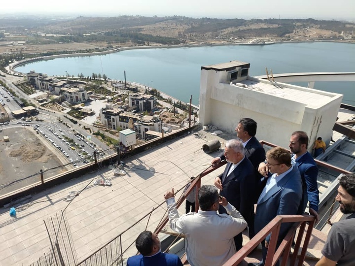 بازدید صالحی‌امیری از پروژه‌های گردشگری اطراف دریاچه چیتگر/  تاکید وزیر میراث‌فرهنگی بر رفع موانع سرمایه‌گذاران 