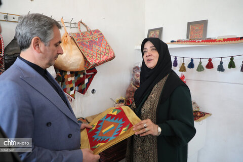 حضور معاون صنایع‌دستی کشور در شهر ملی گلیم عنبران