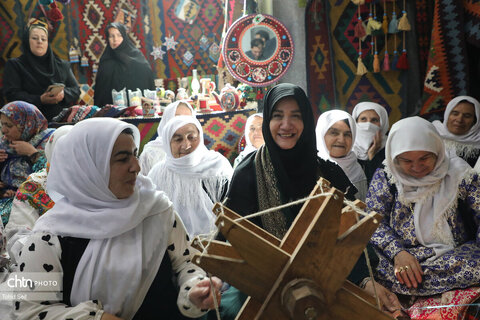 حضور معاون صنایع‌دستی کشور در شهر ملی گلیم عنبران