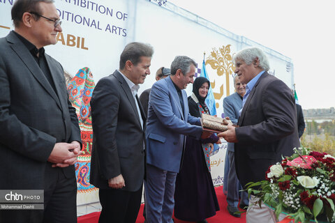 پانزدهمین نمایشگاه ملی صنایع‌دستی و هنرهای سنتی اردبیل آغاز به کار کرد