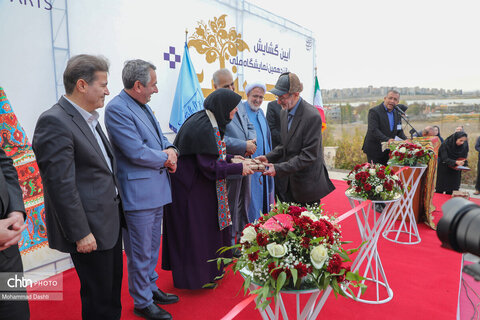 پانزدهمین نمایشگاه ملی صنایع‌دستی و هنرهای سنتی اردبیل آغاز به کار کرد