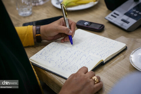 نشست مشترک صالحی‌امیری با سرمایه‌گذاران گردشگری و صنایع‌دستی
