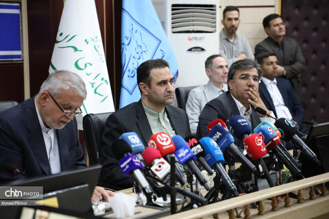 نشست مشترک صالحی‌امیری با سرمایه‌گذاران گردشگری و صنایع‌دستی