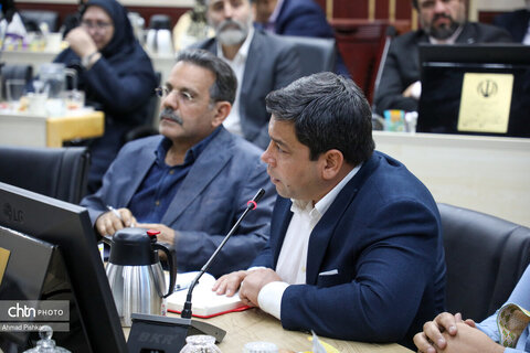 نشست مشترک صالحی‌امیری با سرمایه‌گذاران گردشگری و صنایع‌دستی