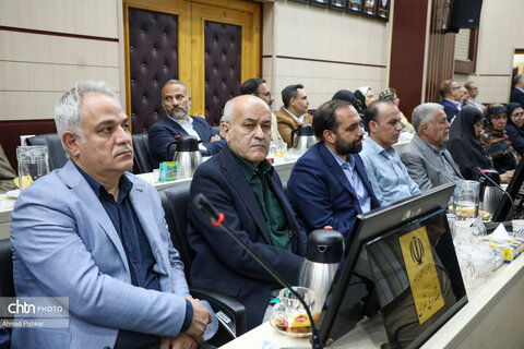 نشست مشترک صالحی‌امیری با سرمایه‌گذاران گردشگری و صنایع‌دستی