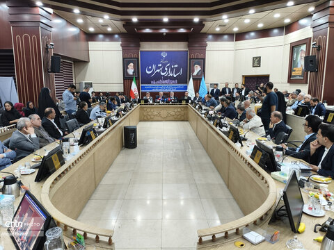 نشست مشترک صالحی‌امیری با سرمایه‌گذاران گردشگری و صنایع‌دستی