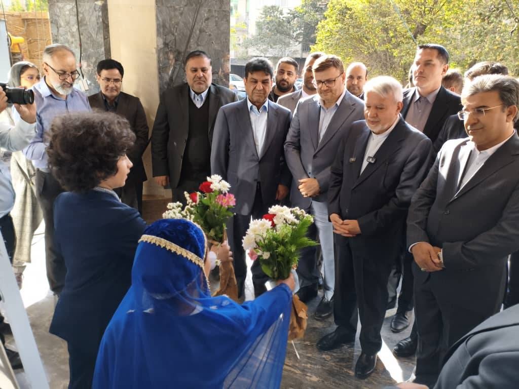 یک‌روز پر جنب‌وجوش در پایتخت/ تعامل دولت و بخش‌خصوصی در میدان عمل/ «تهران» زنده است