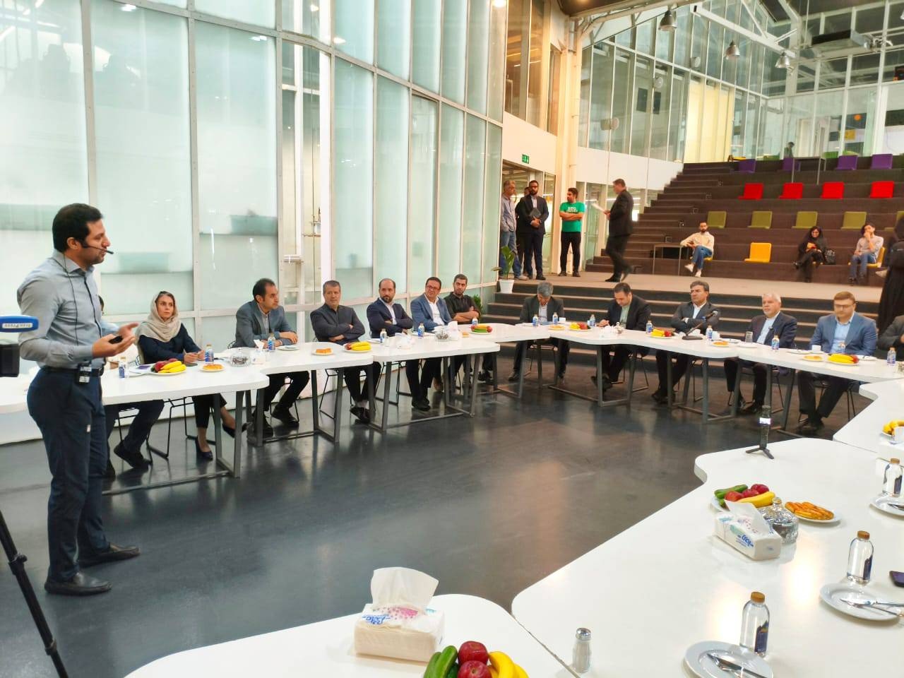 یکروز پر جنبوجوش در پایتخت/ تعامل دولت و بخشخصوصی در میدان عمل/ «تهران» زنده است