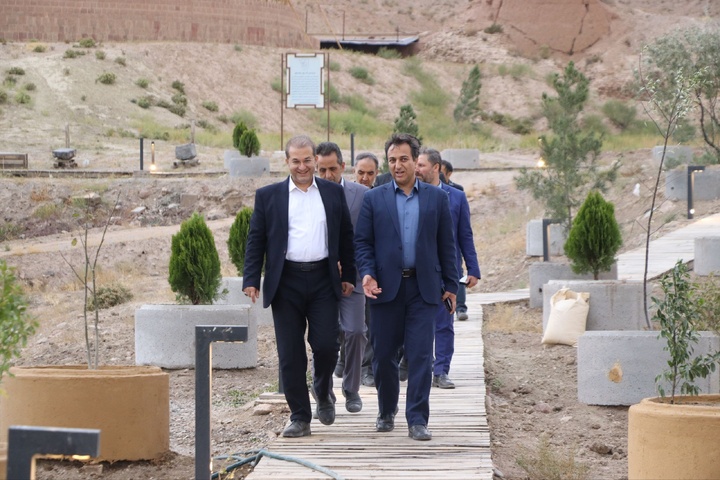 ربع‌رشیدی نیازمند رویکردی ملی در احیا و مدیریت است/ تکمیل آزادسازی عرصه و حریم، پیش‌شرط توسعه علمی و میراثی ربع‌رشیدی است/ ایجاد پایگاه ملی این مجموعه در دستور کار