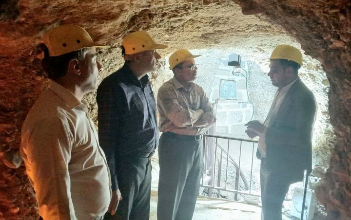 بازدید معاونان اداره‌کل میراث‌فرهنگی و عوامل دیوان محاسبات استان مرکزی از پروژه‌های عمرانی شهرستان تفرش