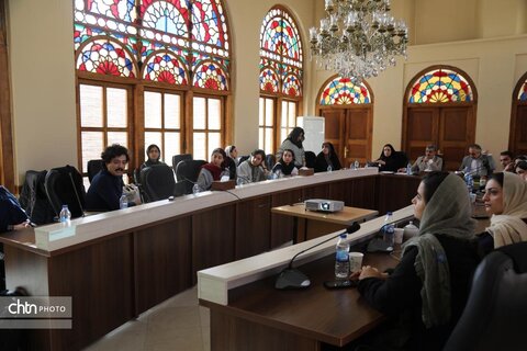 پنجمین نشست جایزه ققنوس ایران فرهنگی/ نقد و بررسی خانه نظامیه