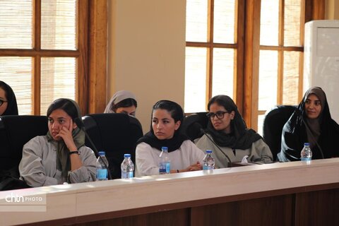 پنجمین نشست جایزه ققنوس ایران فرهنگی/ نقد و بررسی خانه نظامیه