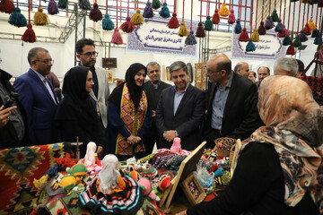 صنایع‌دستی، پیشران اقتصاد مردمی و کارآفرینی پایدار است/ ضرورت حمایت موثر از بازاریابی و فروش محصولات هنرمندان