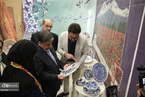 بازدید استاندار اردبیل از پانزدهمین نمایشگاه ملی صنایع‌دستی اردبیل