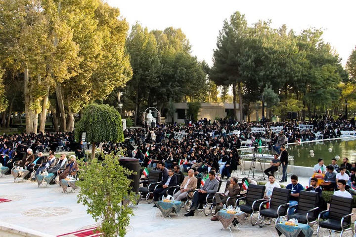 دانشجویان نو ورود دانشگاه فردوسی مهمان حکیم توس شدند