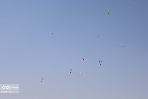 پاراگلایدینگ