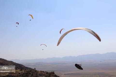 پاراگلایدینگ