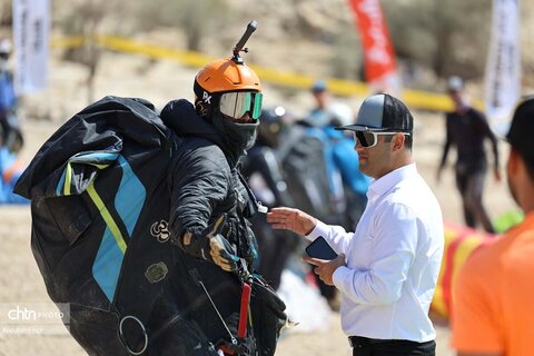 پاراگلایدینگ