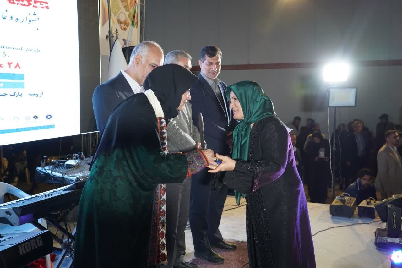 تجلیل از نفرات برتر سفره مسابقه ایرانی و جشنواره بین‌المللی غذاهای سنتی و محلی ارومیه