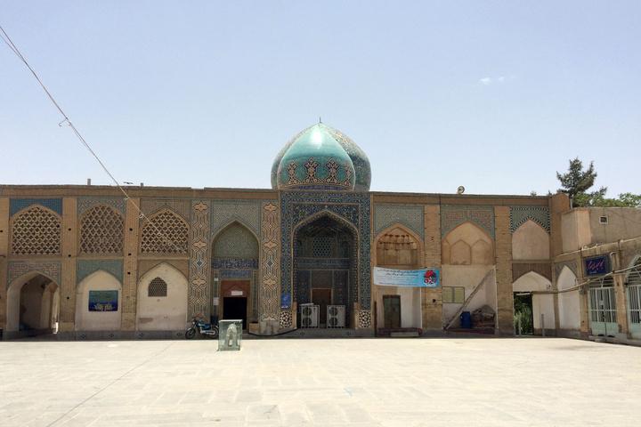 پایان عملیات مرمت گنبد امام‌زاده درب امام اصفهان