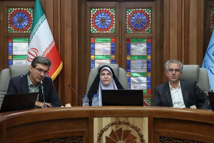 برگزاری نشست شورای راهبردی گردشگری استان یزد با حضور مشاور اقتصادی رئیس جمهوری