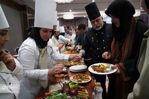 از بازدید از موزه و خانه صنایع‌دستی تا حضور در جشنواره بین‌المللی غذا