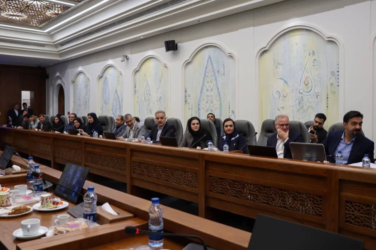 برگزاری نشست شورای راهبردی گردشگری استان یزد با حضور مشاور اقتصادی رئیس جمهوری