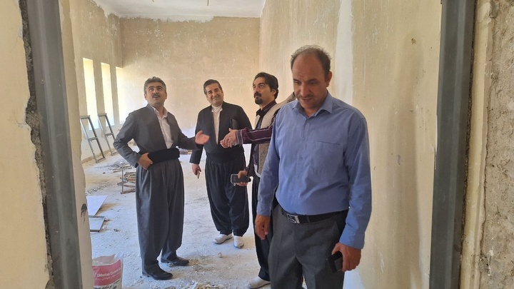 بازدید مدیرکل میراث‌فرهنگی کرمانشاه از ساختمان ثبت ملی شده بخشداری باینگان