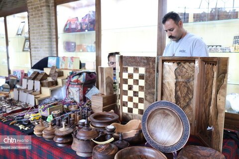 تداوم نمایشگاه محصولات قرآنی و صنایع‌دستی تا ۶ آبان در سنندج