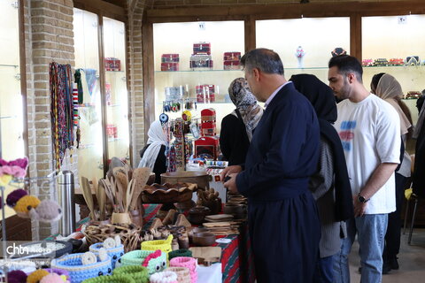 تداوم نمایشگاه محصولات قرآنی و صنایع‌دستی تا ۶ آبان در سنندج