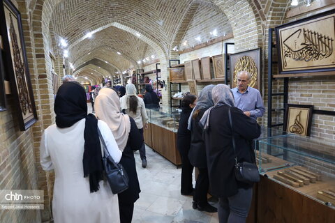 تداوم نمایشگاه محصولات قرآنی و صنایع‌دستی تا ۶ آبان در سنندج