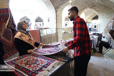 تداوم نمایشگاه محصولات قرآنی و صنایع‌دستی تا ۶ آبان در سنندج