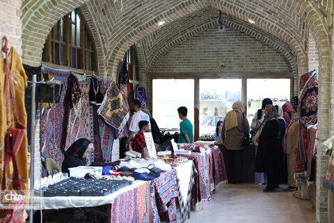 تداوم نمایشگاه محصولات قرآنی و صنایع‌دستی تا ۶ آبان در سنندج