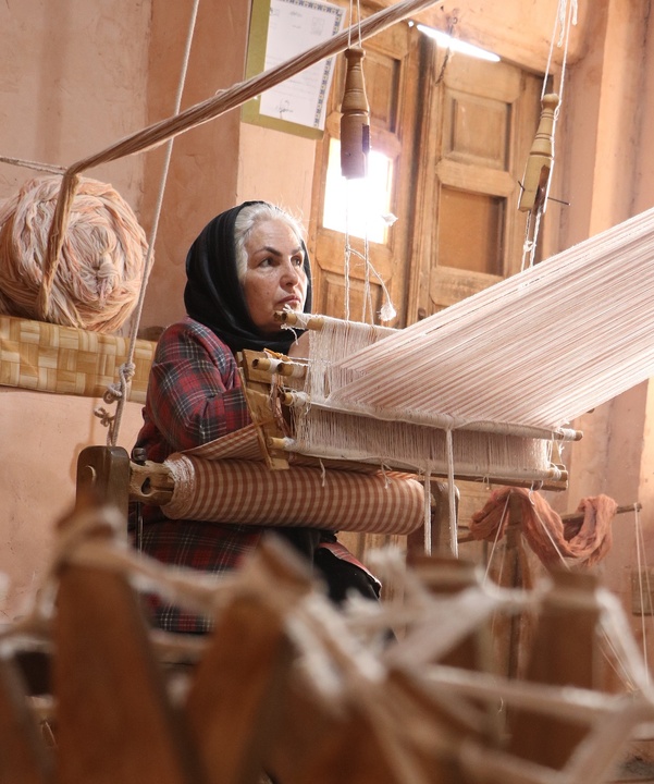 رویین اسفراین؛ دهکده‌ای که با نخ، عشق می‌بافد