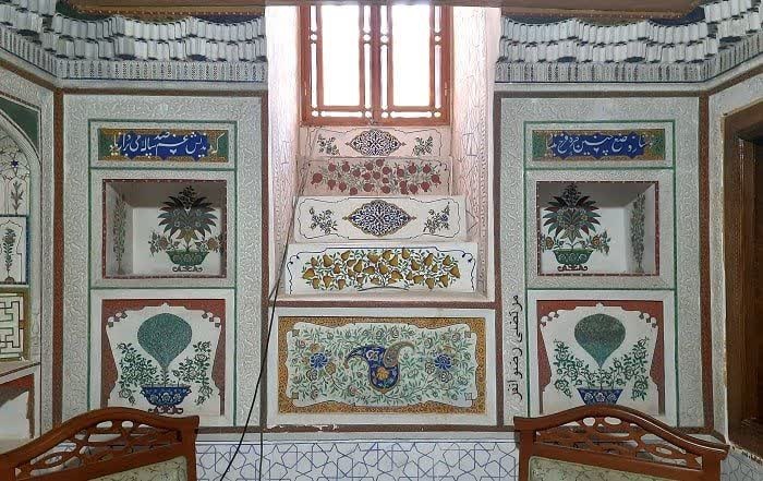 نام معمار اصفهانی و خوشنویس قزوینی بر مدرسه الغ‌بیگ