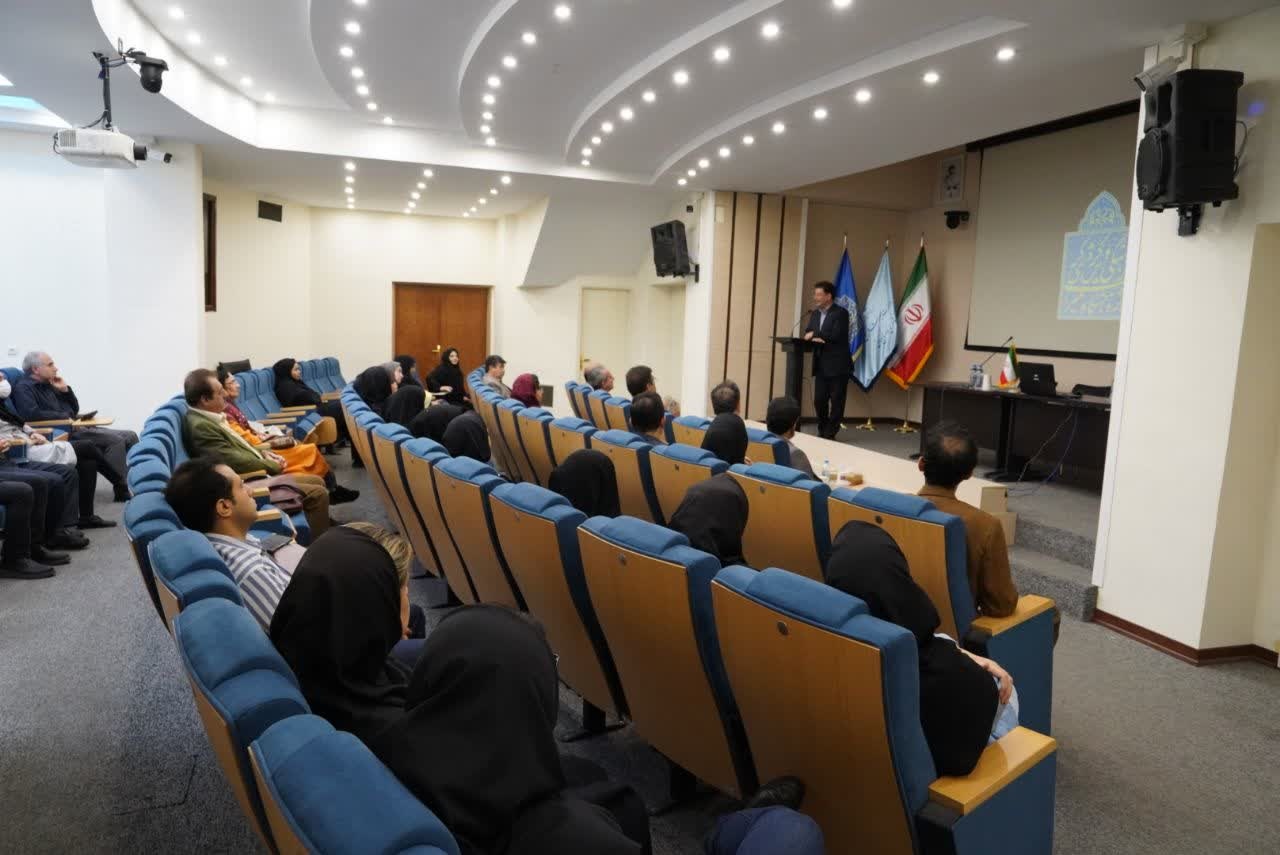 پنل تخصصی «گردشگری فرهنگی و تاریخی همدان» برگزار شد