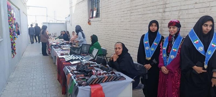 نمایشگاه صنایع‌دستی ایلام در حاشیه بیست‌وهفتمین جشنواره خیرین مدرسه‌ساز برگزار شد