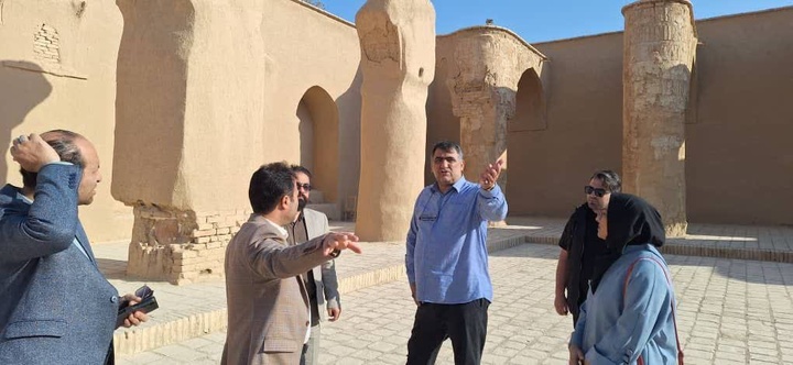 بازدید معاون عمرانی استاندار سمنان از مسجد تاریخانه دامغان